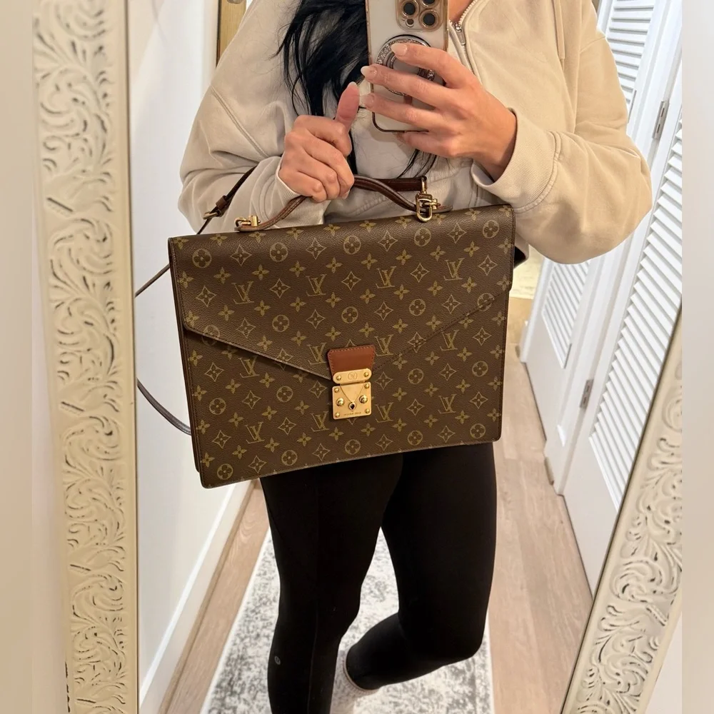 LOUIS VUITTON Monogram Porte Documents Bandouliere Bag.